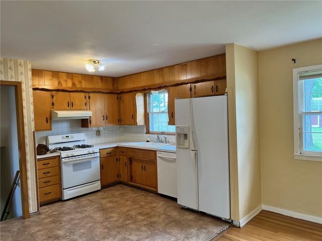 709 S Mahaffie Street, Olathe, KS 66061