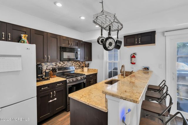 4 Duncan Way, Freehold, NJ 07728