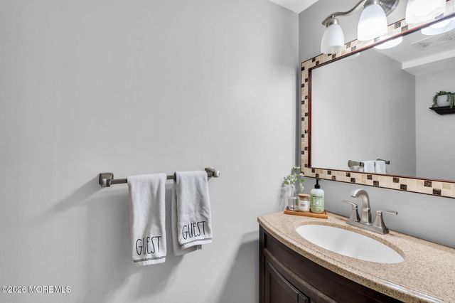 4 Duncan Way, Freehold, NJ 07728