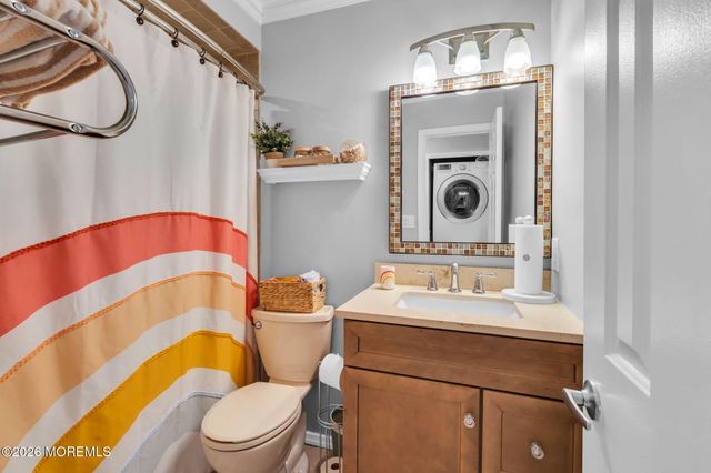 4 Duncan Way, Freehold, NJ 07728