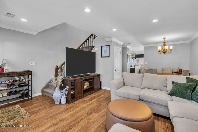 4 Duncan Way, Freehold, NJ 07728