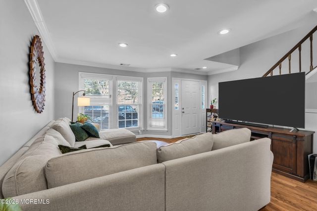 4 Duncan Way, Freehold, NJ 07728