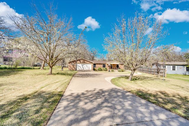 5805 Rendon Estates Road, Mansfield, TX 76063