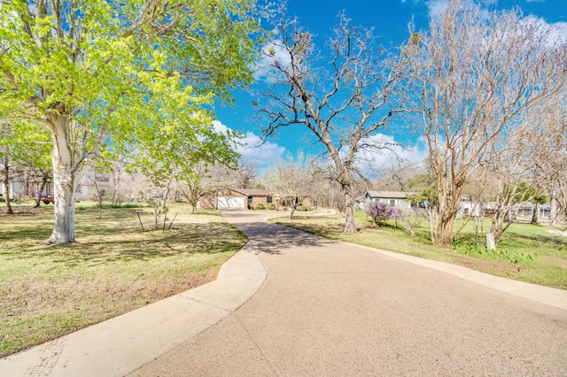 5805 Rendon Estates Road, Mansfield, TX 76063