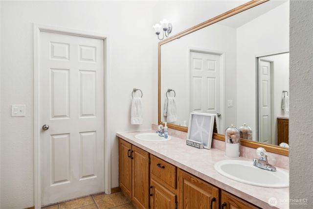 986 Mahogany Ln, Silverdale, WA 98383