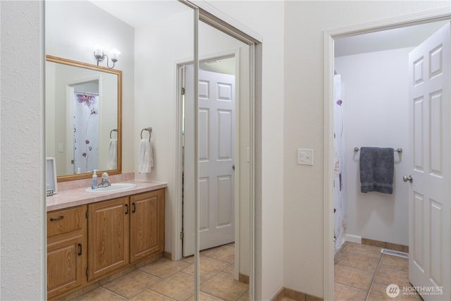 986 Mahogany Ln, Silverdale, WA 98383