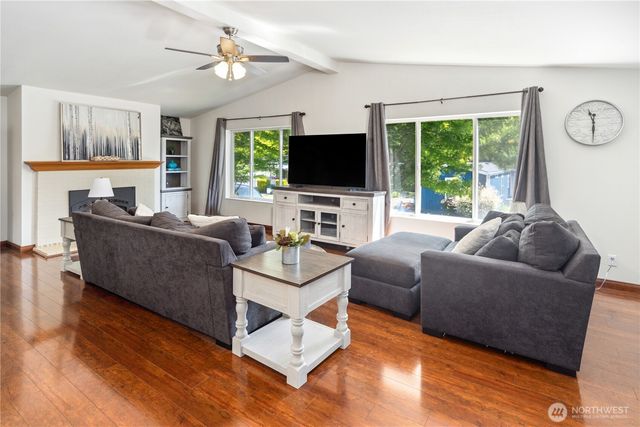 986 Mahogany Ln, Silverdale, WA 98383