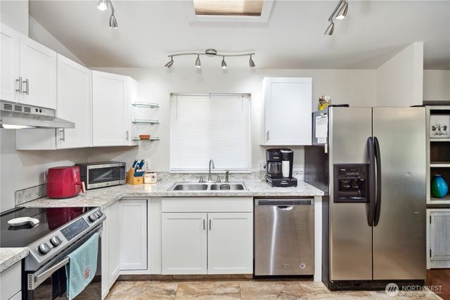 986 Mahogany Ln, Silverdale, WA 98383