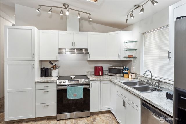 986 Mahogany Ln, Silverdale, WA 98383