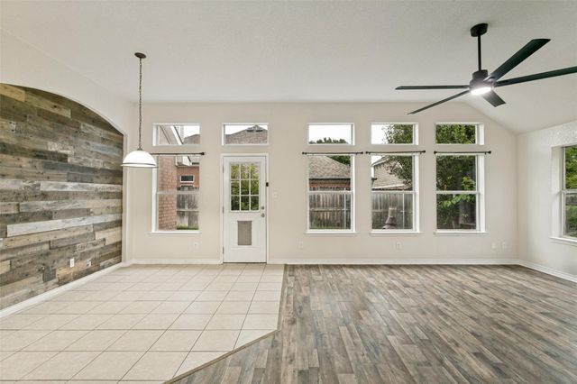 908 Dogwood Drive, Burleson, TX 76028