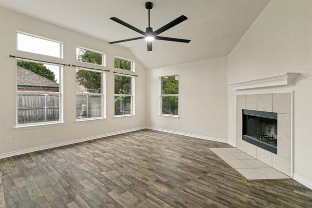 908 Dogwood Drive, Burleson, TX 76028