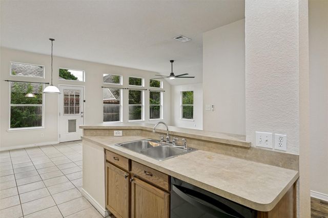 908 Dogwood Drive, Burleson, TX 76028