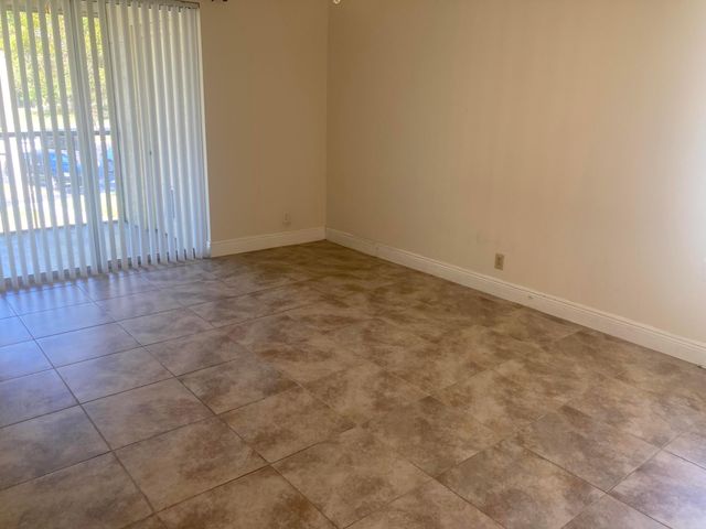 6495 SE Chasewood Drive E, Jupiter, FL 33458