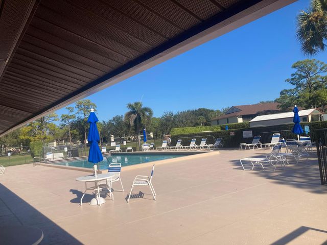 6495 SE Chasewood Drive E, Jupiter, FL 33458