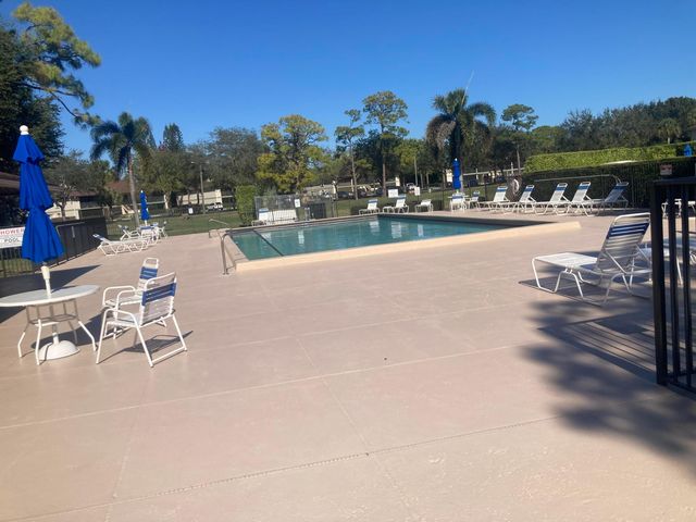 6495 SE Chasewood Drive E, Jupiter, FL 33458