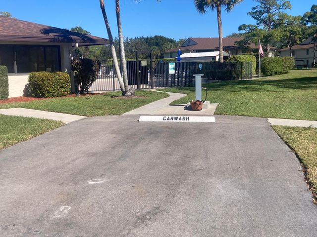6495 SE Chasewood Drive E, Jupiter, FL 33458