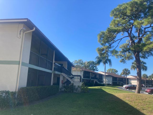 6495 SE Chasewood Drive E, Jupiter, FL 33458