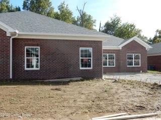 156 Bullitt Creek Dr, Shepherdsville, KY 40165