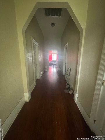 1721 MONTEREY ST, San Antonio, TX 78207