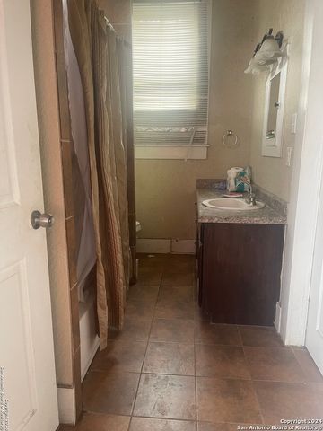 1721 MONTEREY ST, San Antonio, TX 78207