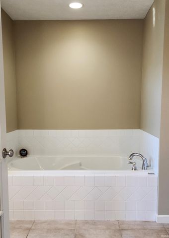 2807 Langston Drive, Evansville, IN 47725