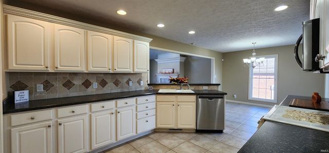 2807 Langston Drive, Evansville, IN 47725