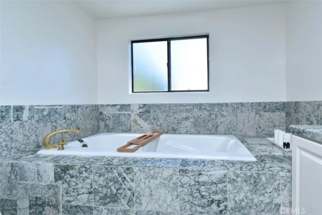 11847 Laurelwood 304, Studio City, CA 91604