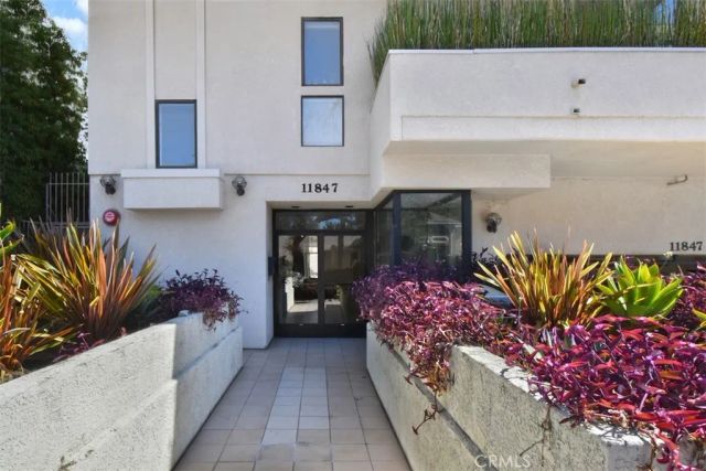 11847 Laurelwood 304, Studio City, CA 91604