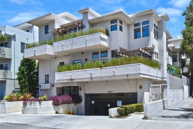 11847 Laurelwood 304, Studio City, CA 91604