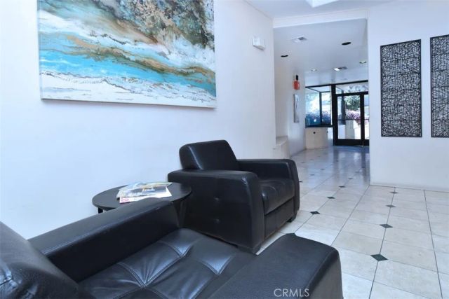 11847 Laurelwood 304, Studio City, CA 91604
