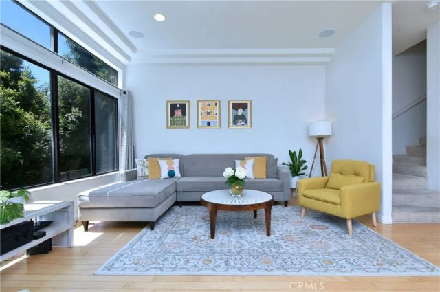 11847 Laurelwood 304, Studio City, CA 91604