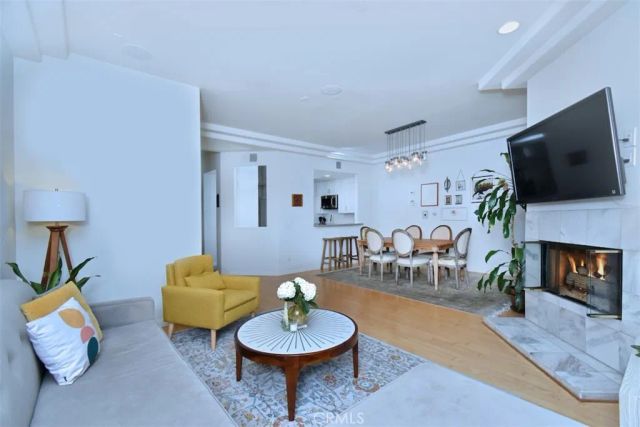 11847 Laurelwood 304, Studio City, CA 91604