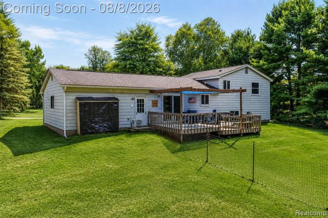 8796 Coyle Drive, Pinckney, MI 48169