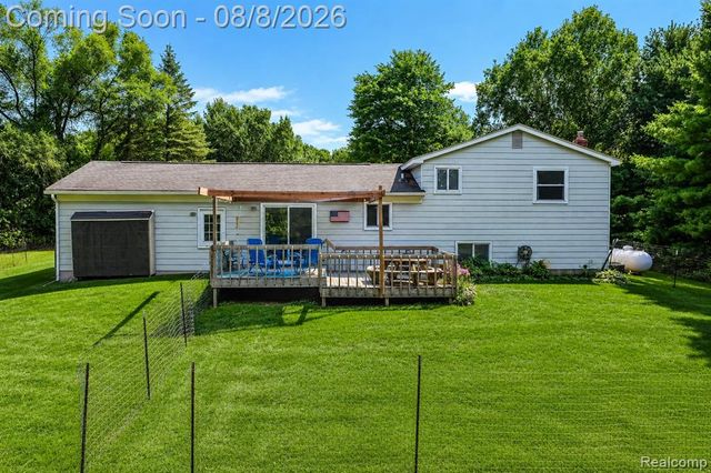 8796 Coyle Drive, Pinckney, MI 48169