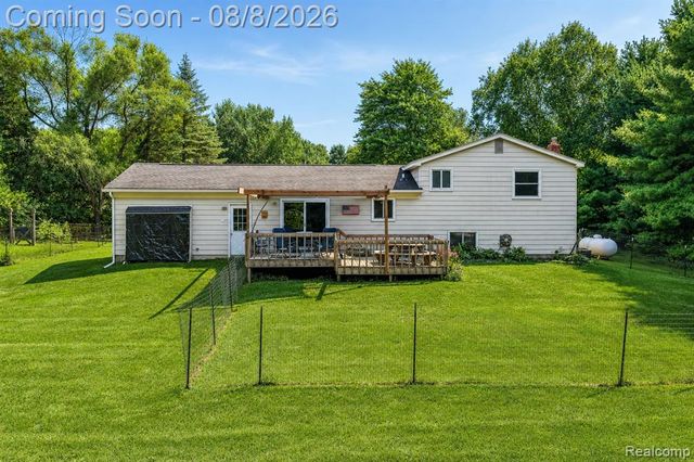 8796 Coyle Drive, Pinckney, MI 48169