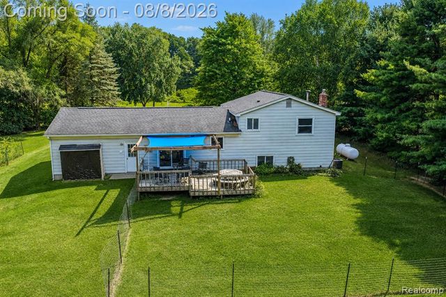 8796 Coyle Drive, Pinckney, MI 48169