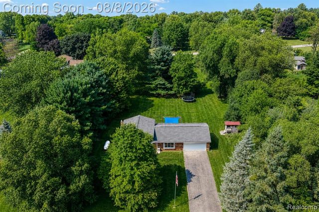 8796 Coyle Drive, Pinckney, MI 48169