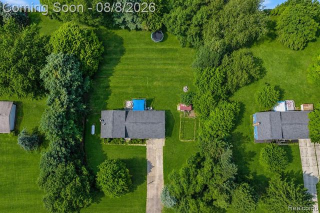 8796 Coyle Drive, Pinckney, MI 48169
