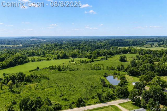 8796 Coyle Drive, Pinckney, MI 48169