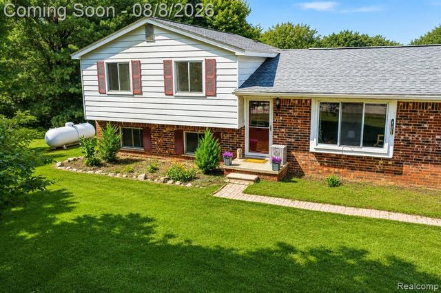 8796 Coyle Drive, Pinckney, MI 48169