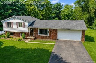 8796 Coyle Drive, Pinckney, MI 48169
