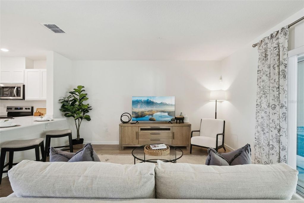 Image 7 of property listing at 3511 WYE OAK DRIVE, Apopka, FL 32703