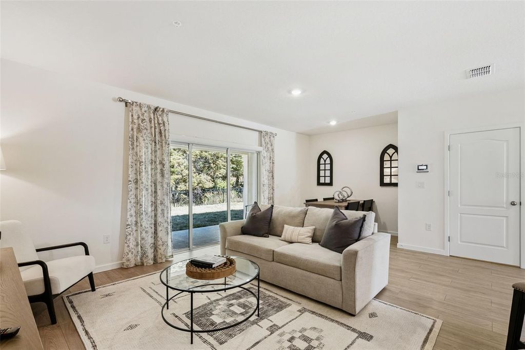 Image 9 of property listing at 3511 WYE OAK DRIVE, Apopka, FL 32703