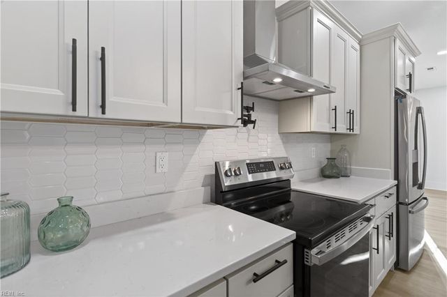 5111 Sweetbriar CIR, Portsmouth, VA 23703