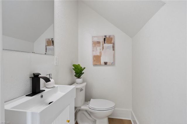 5111 Sweetbriar CIR, Portsmouth, VA 23703