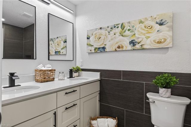 5111 Sweetbriar CIR, Portsmouth, VA 23703