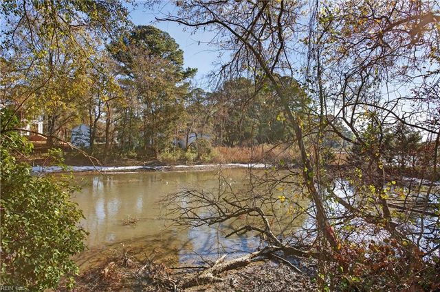 5111 Sweetbriar CIR, Portsmouth, VA 23703