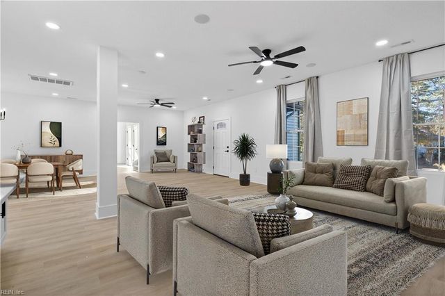 5111 Sweetbriar CIR, Portsmouth, VA 23703