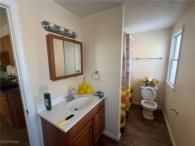 7704 Brinsmade Avenue, Cleveland, OH 44102