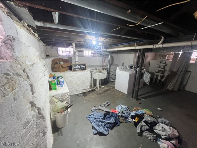 7704 Brinsmade Avenue, Cleveland, OH 44102